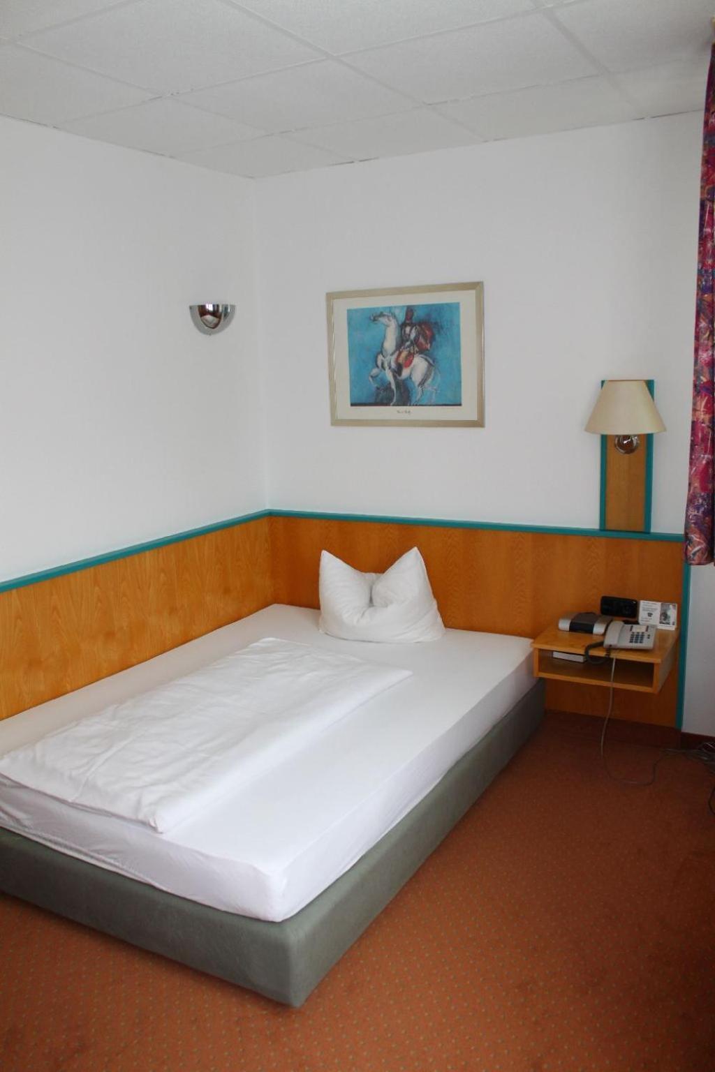 Hotel Alpha Nuremberga Quarto foto